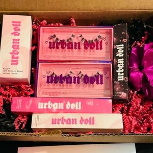 NEW URBAN DOLL LASHES KIT❤️